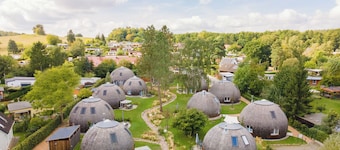 Phoebe ball house - naturally built with clay & seaweed, sauna, 2 bathrooms & terraces