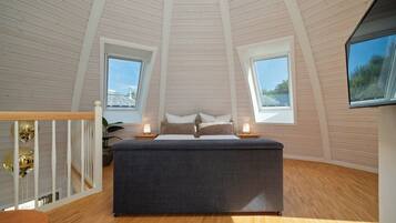 Fernseher, Kamin, Stereoanlage