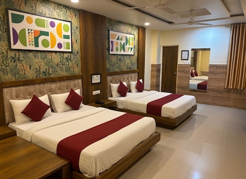 Hotel Royal Empire Indore