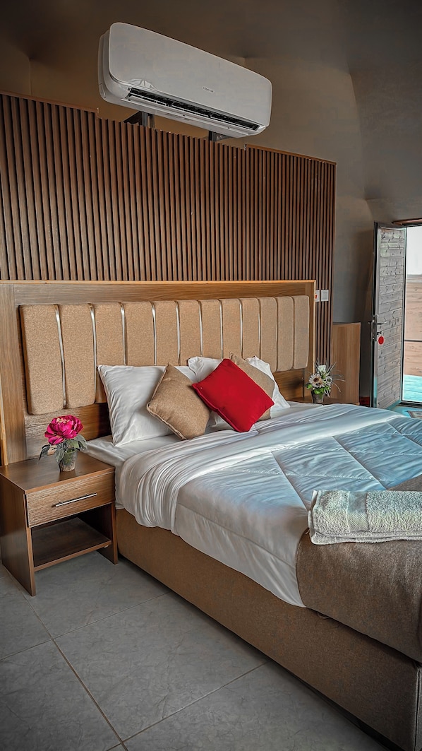 Luxury-Zelt, Bergblick | Zimmersafe
