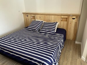 Fer et planche à repasser, Wi-Fi, draps fournis