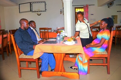 IHURU 50 HOTEL AND GARDENS