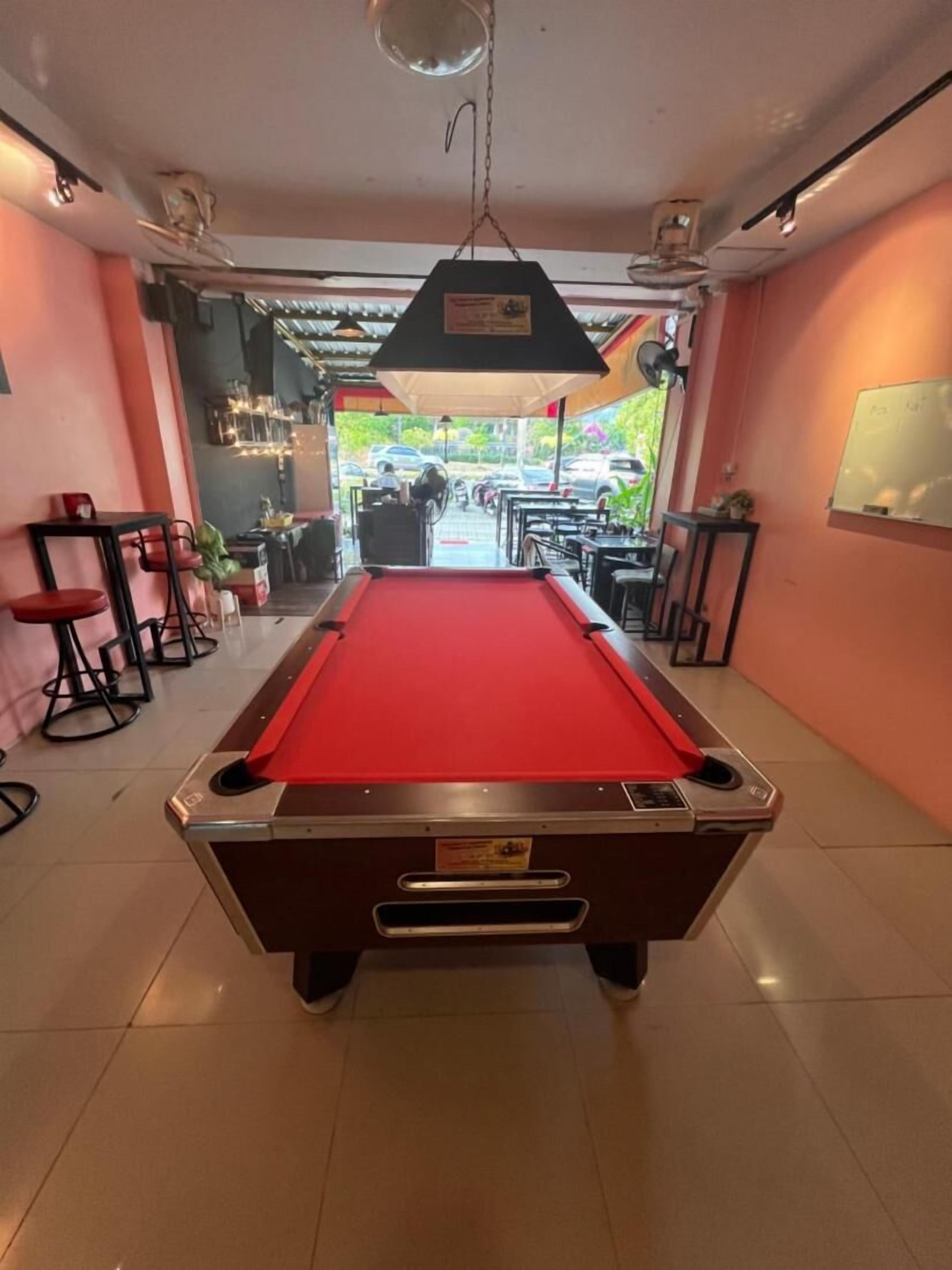 Apartment, 1 Bedroom, Smoking | Game room