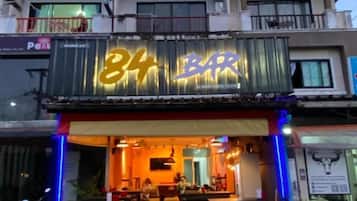 Apartment, 1 Bedroom, Smoking | Dining