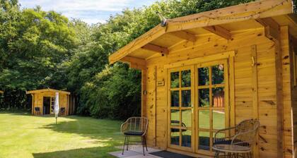 Snowdrop Cabin Retreat, dog Friendly, Peaceful