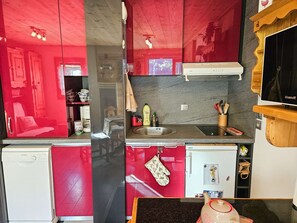 Réfrigérateur, micro-ondes, cafetière/bouilloire, grille-pain