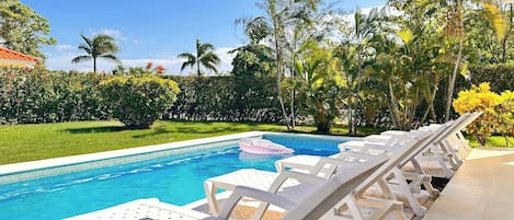 Villa, 3 habitaciones, para fumadores, alberca privada | Alberca | Alberca al aire libre