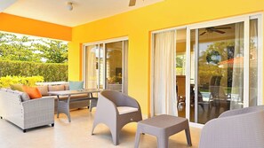 Villa, 3 Bedrooms, Smoking, Private Pool | Living room