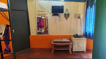 Shared Dormitory | Free WiFi
