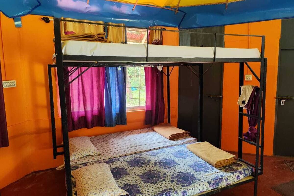 Shared Dormitory | Free WiFi