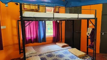 Shared Dormitory | Free WiFi