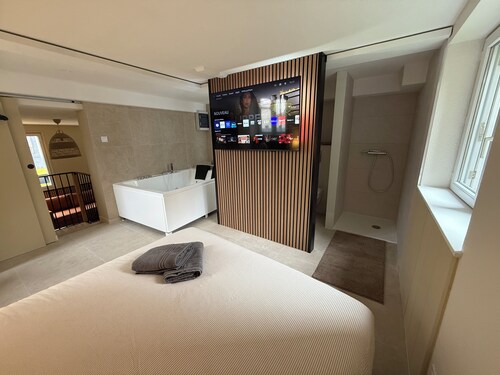 🏡 Appartement cocooning tout équipé (bain balnéo KINGSIZE)