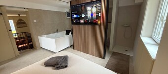  Fully-equipped cocooning apartment (KINGSIZE whirlpool bath)