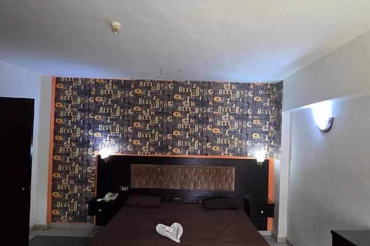 Habitación individual Deluxe, vista a la ciudad | Wifi gratis
