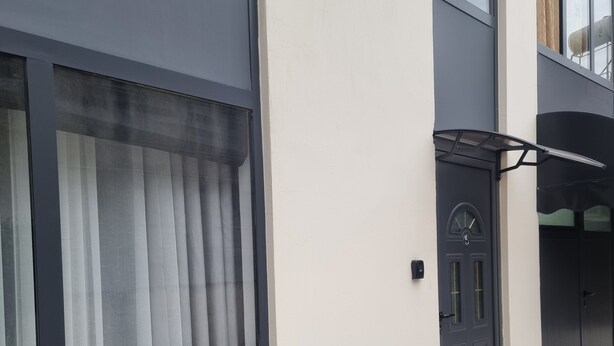 Exterior detail - Stylish 1 Bedroom Duplex Apartment (Tiranë)