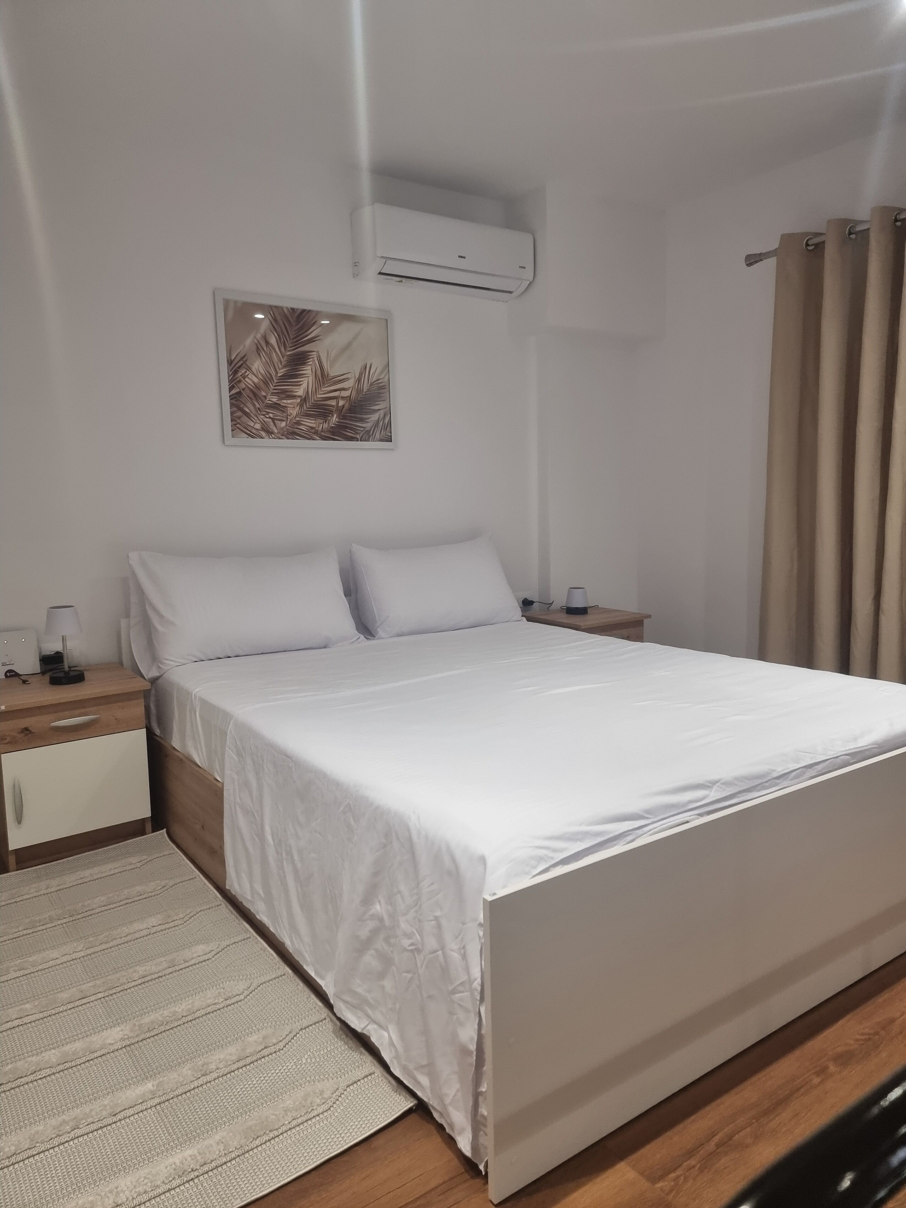 1 chambre, fer et planche à repasser, Wi-Fi gratuit, draps fournis