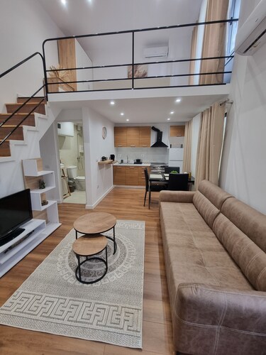 Charming 1-bedroom apartment in marvelous Tiranë with AC