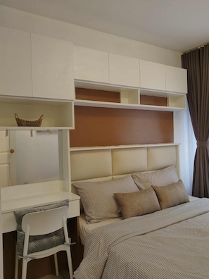 Bureau, Wi-Fi gratuit, draps fournis