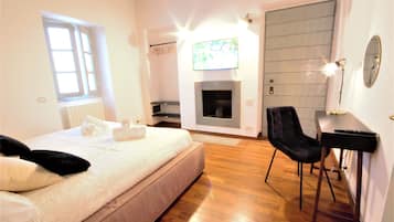 5 Schlafzimmer, BĂŒgeleisen/BĂŒgelbrett, Internetzugang, BettwĂ€sche