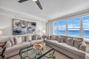 TV - 4 BR En Soleil Directly on Gulf, 5th floor unit with the best views!! (Panama City Beach)