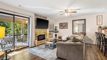 Condo, Multiple Beds, Balcony, Garden View (Cute, Comfy & Cozy) | Living area