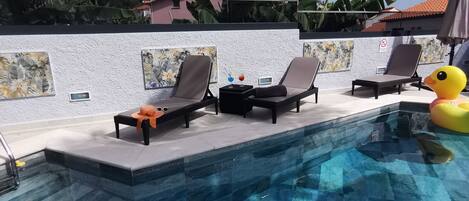 Outdoor pool, a heated pool