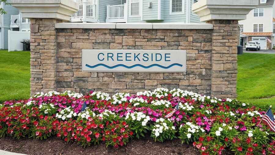 Creekside Getaway Stay for 8