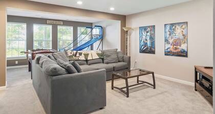 Creekside Getaway Stay for 8