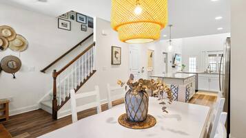 Resortwoning, meerdere bedden, patio (Tidal Bay 1) | Dineren