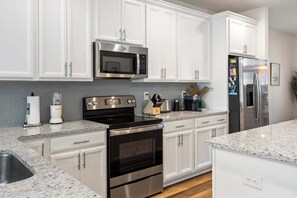 Townhome, Multiple Beds, Patio (Tidal Bay 1) | Private kitchen