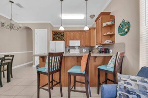 2 bedrooms, Internet - Lovely Beach and Pool Condo (South Padre Island)