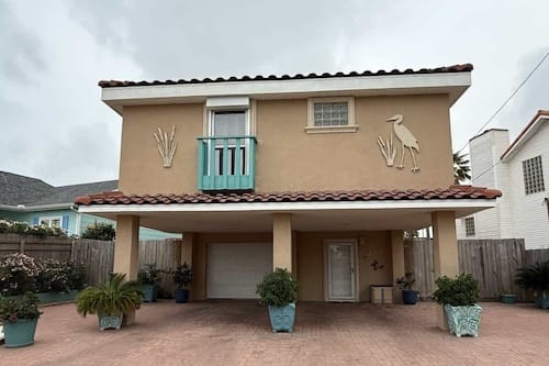 House | 3 bedrooms, desk, Internet
