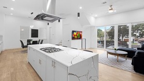 House - Perfect Houston Group Stay for 12 With 6 Beds 6 Baths (Houston)