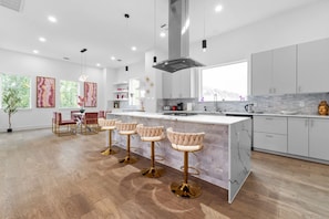 Talo | 6 makuuhuonetta, internet