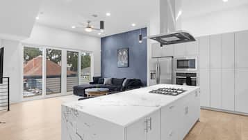 6 bedrooms, Internet