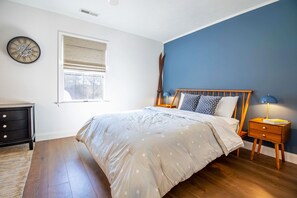 3 habitaciones, escritorio, tabla de planchar con plancha y wifi 