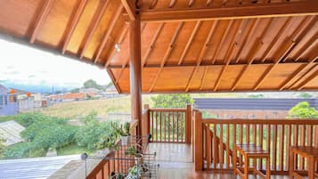 Studio, pemandangan kebun | Teras/patio