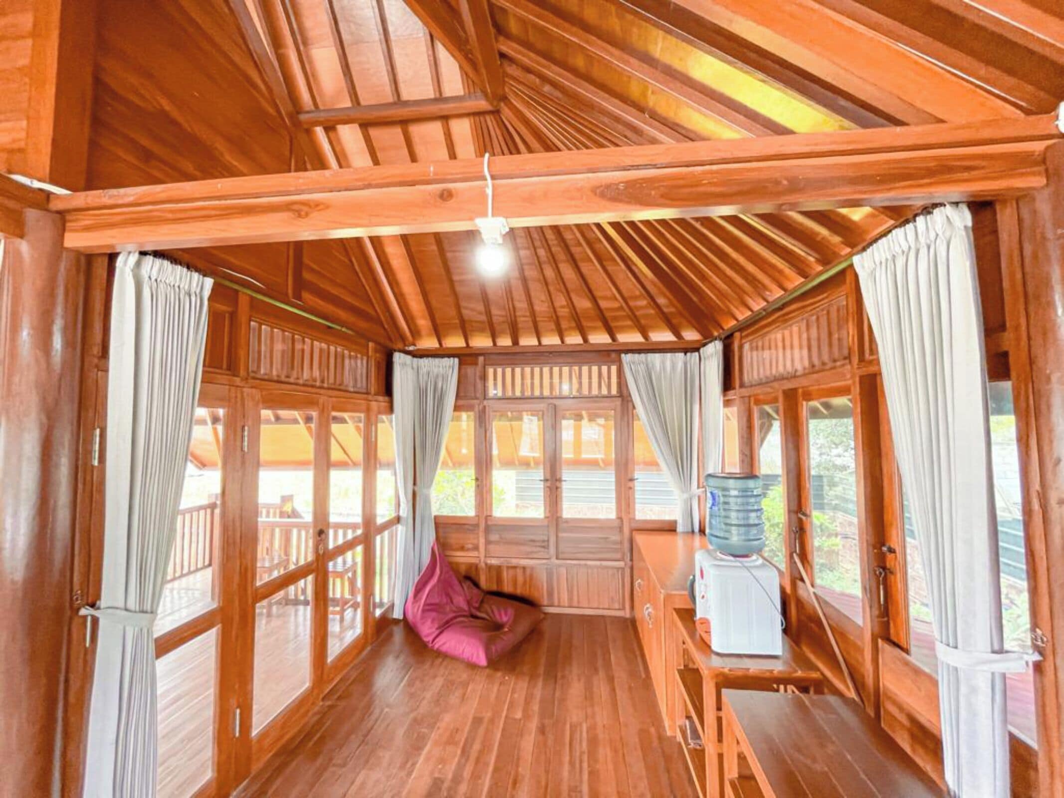 Studio, Garden View | Living area | 14-inch Smart TV with digital channels