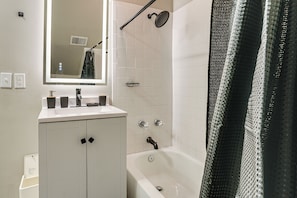 Interior - Stay Near the Derby & Downtown! Louisville Apt (Louisville)