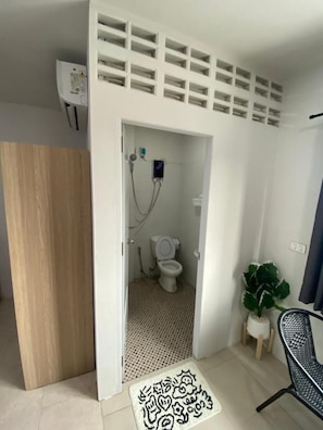 Apartment, 1 Bedroom, Smoking | Bathroom | Toilet paper - 84 Bar & Guest House (Kathu)
