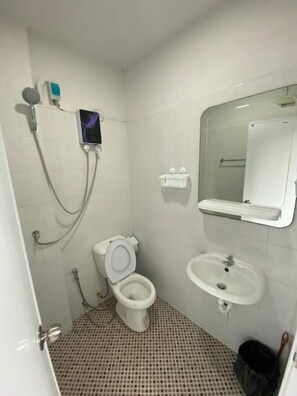 Appartement, 1 chambre, fumeurs | Salle de bain | Papier toilette