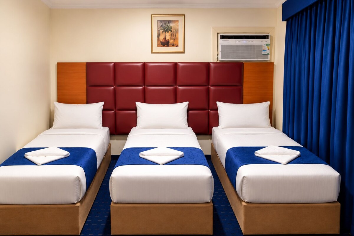 Deluxe Triple Room | Desk, soundproofing, free WiFi, bed sheets