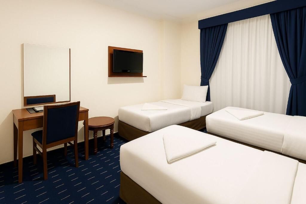 办公桌、免费 WiFi