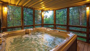 مغطس سبا داخلي