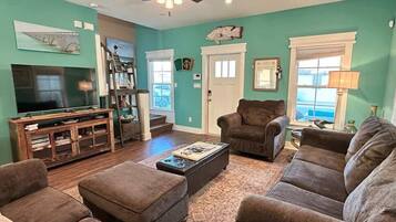 Televisión y chimenea