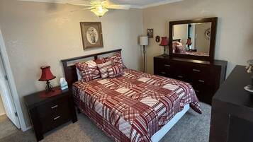 3 habitaciones, escritorio, tabla de planchar con plancha y wifi gratis