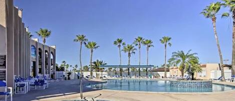 Innenpool, Außenpool