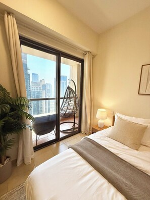 2 bedrooms, iron/ironing board, WiFi, bed sheets - Tiramisu - Luxury 2BR Apartment-JBR Beach with Marina View- Cozy Retreat (Dubai)