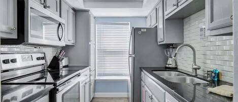 Fridge, microwave, oven, stovetop