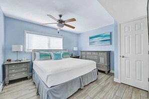 2 bedrooms, desk, iron/ironing board, WiFi - Gulf Coast Beach Front Condo with Private Balcony (South Padre Island)